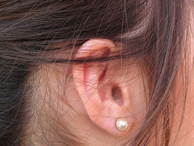 Ucho kobiety