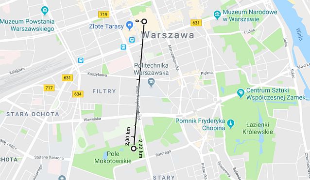 Mapa centrum Warszawy z czarną linią prowadzącą z Pola Mokotowskiego do Pałacu Kultury i Nauki