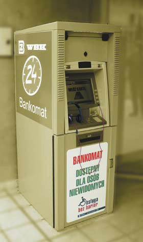 Bankomat BZ WBK dostosowany do potrzeb osób niewidomych