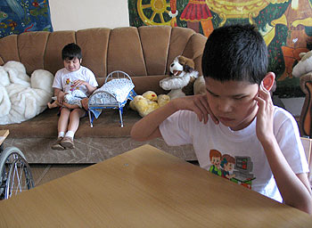 zdjęcie: niepełnosprawne dzieci z domu dziecka