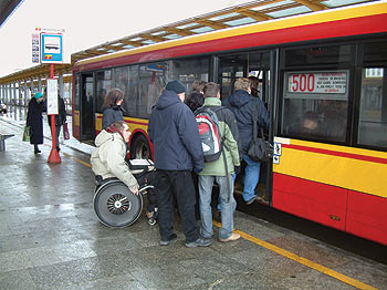 zdjęcie: podjazd do autobusu