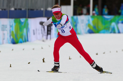 Katarzyna Rogowiec biegnąca na nartach