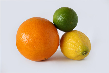 Zdjęcie owoców: pomarańczy, limonki i cytryny