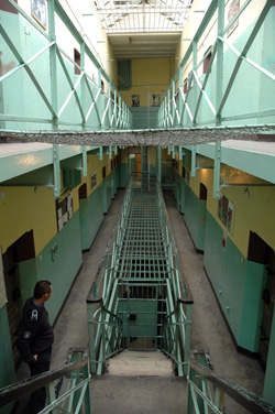 Na zdjęciu: Więzienny korytarz
