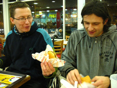 zdjęcie: Michał Woroch ze znajomym w McDonaldzie