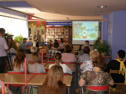 Na zdjęciu: spotkanie z Ellą Porawską w krośnieńskiej czytelni